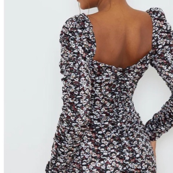 PrettyLittleThing Black Ditsy Floral Print Satin Long Sleeve Ruched Dress Sz 8 - Picture 2 of 4